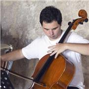 Violoncellista laureato al triennio presso il conservatorio di Cagliari offre lezioni di violoncello